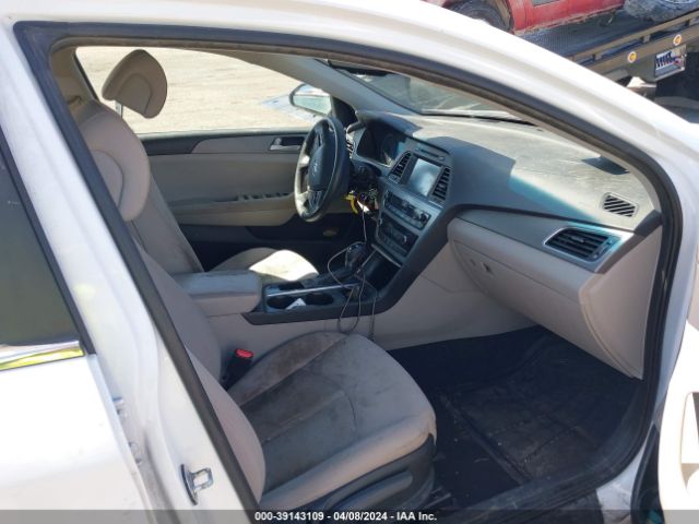 Photo 4 VIN: 5NPE24AF2GH358112 - HYUNDAI SONATA 