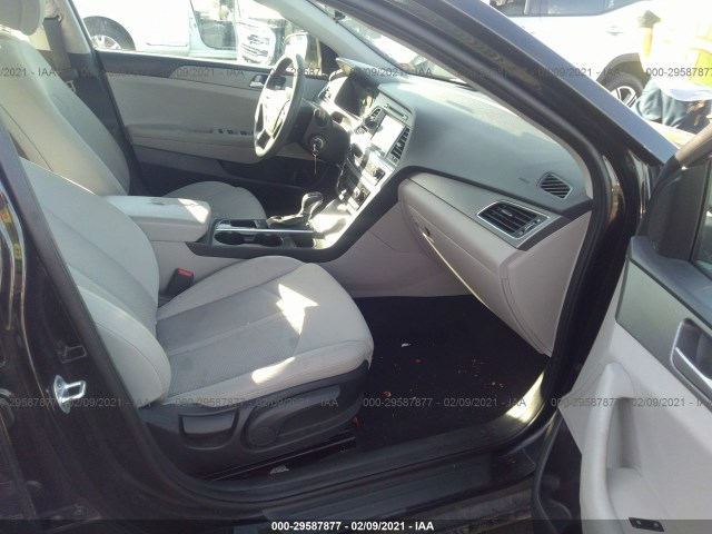 Photo 4 VIN: 5NPE24AF2GH358191 - HYUNDAI SONATA 