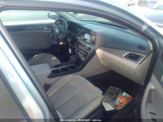 Photo 4 VIN: 5NPE24AF2GH363097 - HYUNDAI SONATA 