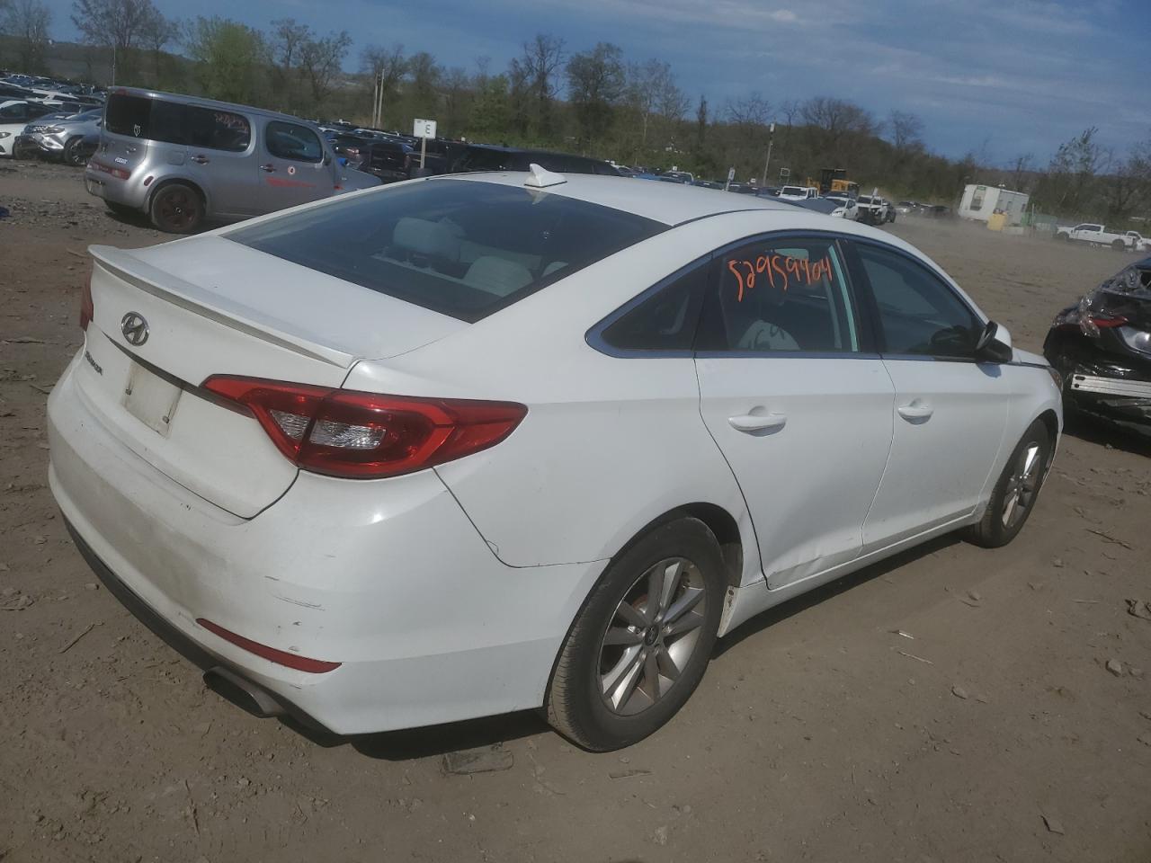 Photo 2 VIN: 5NPE24AF2GH370986 - HYUNDAI SONATA 