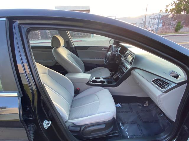 Photo 4 VIN: 5NPE24AF2GH379588 - HYUNDAI SONATA SE 