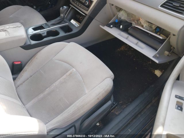 Photo 4 VIN: 5NPE24AF2GH386184 - HYUNDAI SONATA 