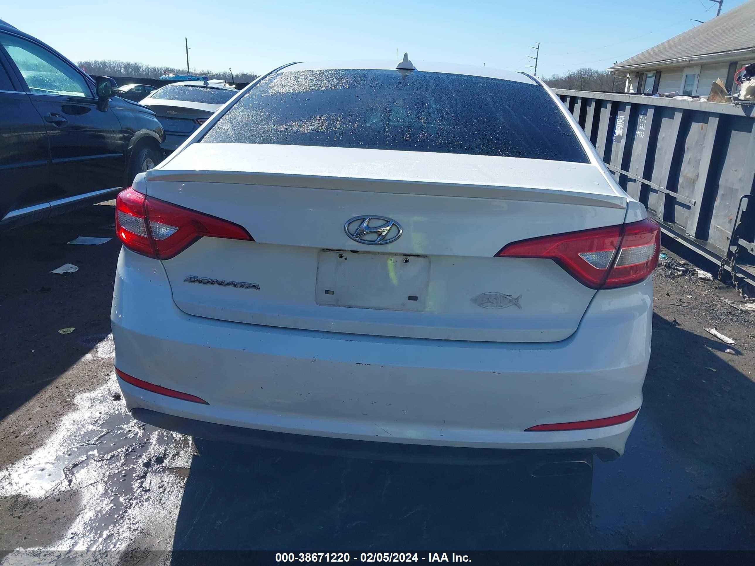 Photo 15 VIN: 5NPE24AF2GH392311 - HYUNDAI SONATA 