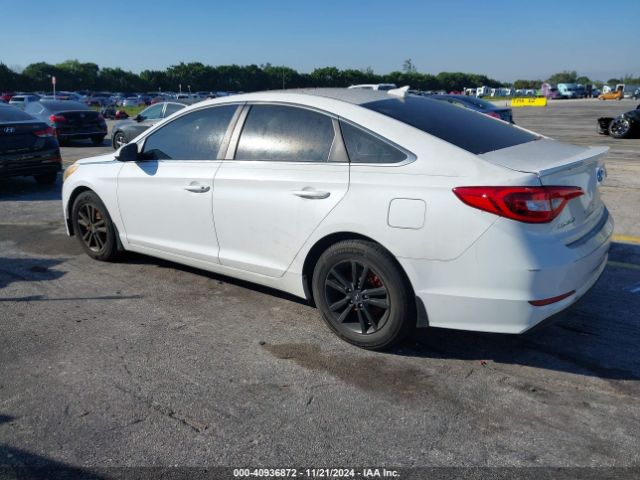 Photo 2 VIN: 5NPE24AF2GH410600 - HYUNDAI SONATA 