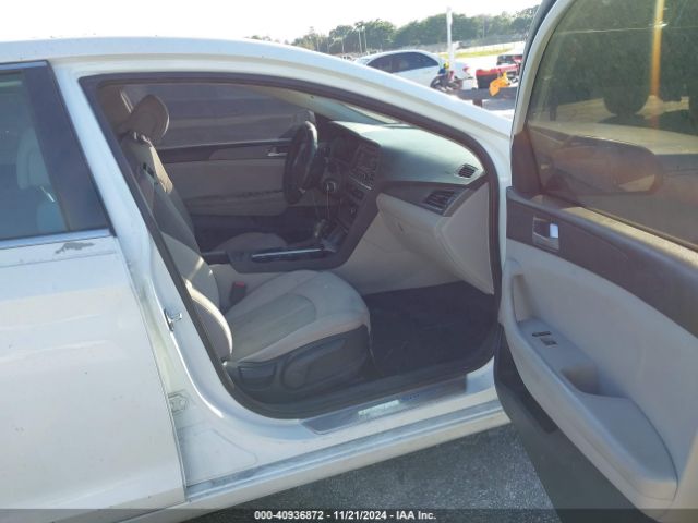 Photo 4 VIN: 5NPE24AF2GH410600 - HYUNDAI SONATA 