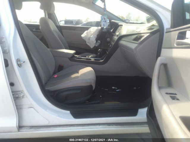 Photo 4 VIN: 5NPE24AF2GH417420 - HYUNDAI SONATA 