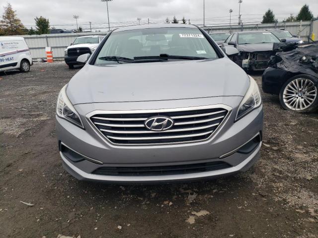 Photo 4 VIN: 5NPE24AF2GH422200 - HYUNDAI SONATA SE 