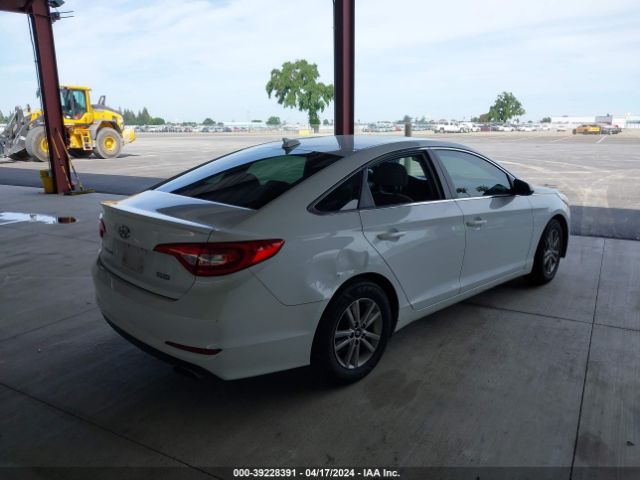 Photo 3 VIN: 5NPE24AF2HH438088 - HYUNDAI SONATA 