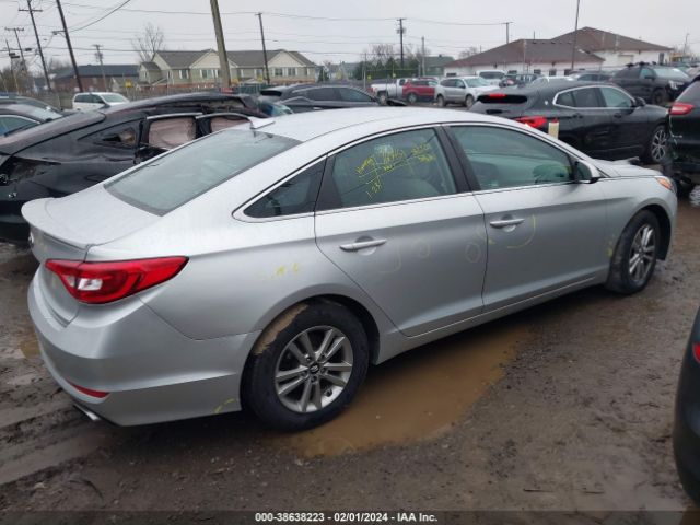 Photo 3 VIN: 5NPE24AF2HH476517 - HYUNDAI SONATA 