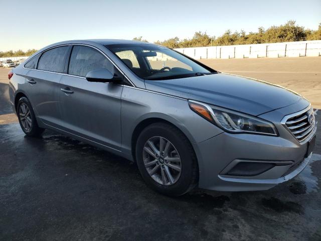 Photo 3 VIN: 5NPE24AF2HH488165 - HYUNDAI SONATA SE 