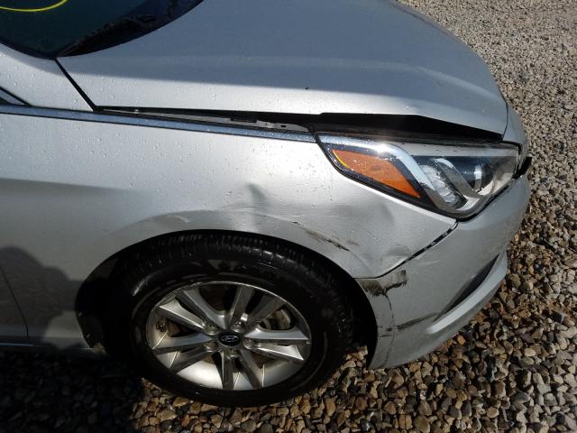 Photo 8 VIN: 5NPE24AF2HH492619 - HYUNDAI SONATA SE 