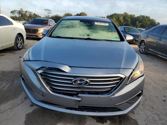 Photo 4 VIN: 5NPE24AF2HH507636 - HYUNDAI SONATA 