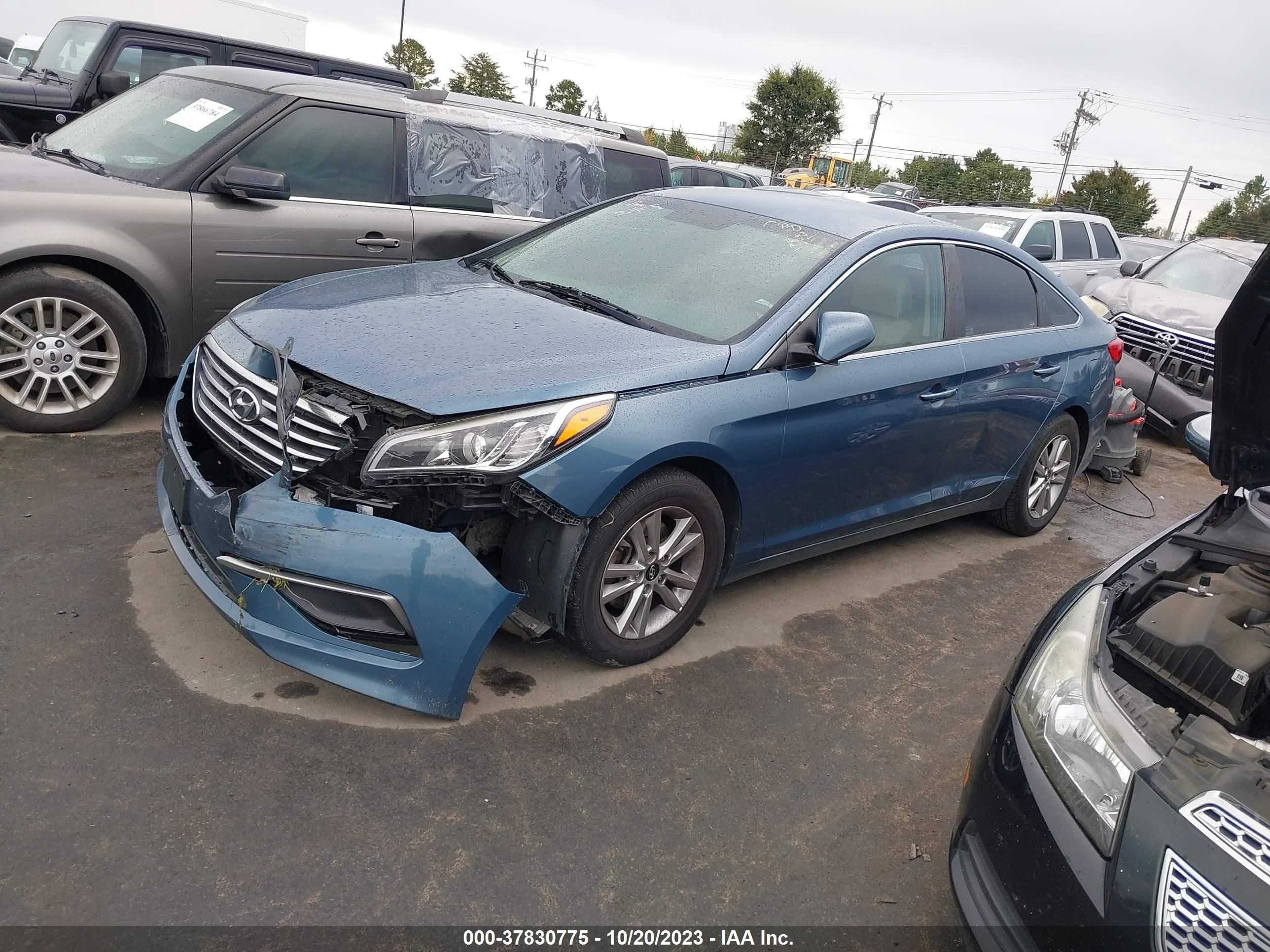 Photo 2 VIN: 5NPE24AF2HH517762 - HYUNDAI SONATA 