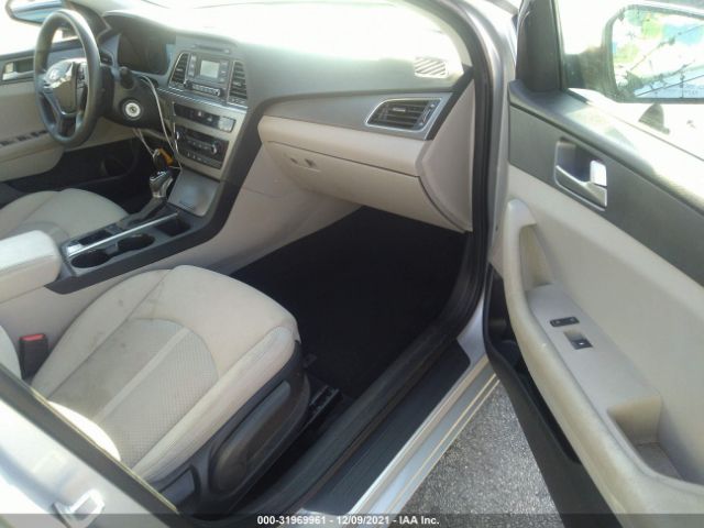 Photo 4 VIN: 5NPE24AF2HH559459 - HYUNDAI SONATA 