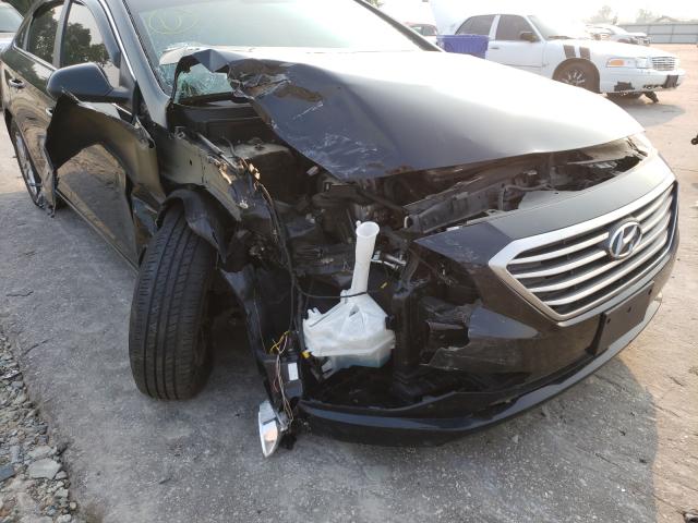 Photo 8 VIN: 5NPE24AF2HH563933 - HYUNDAI SONATA SE 