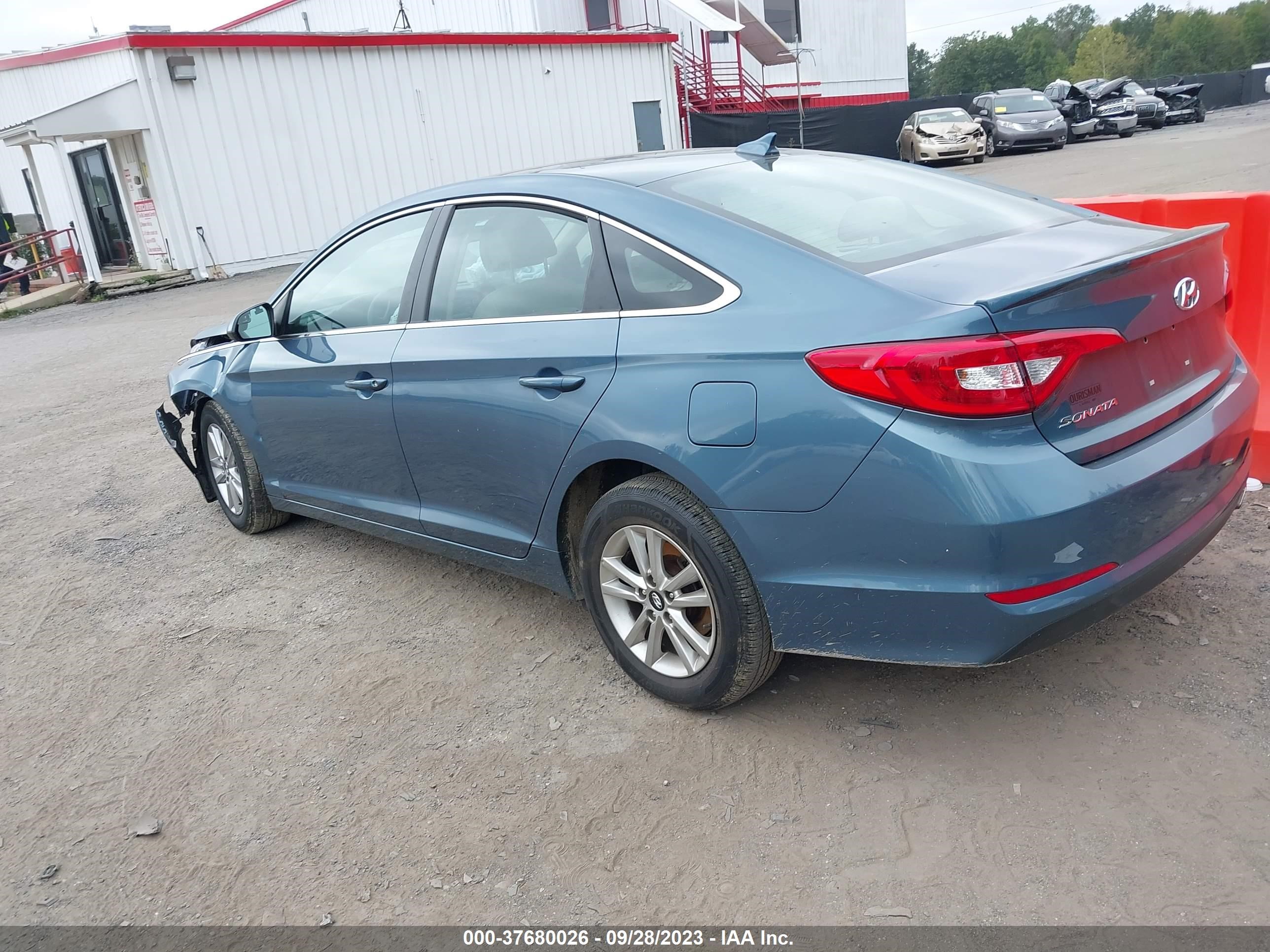 Photo 2 VIN: 5NPE24AF2HH565178 - HYUNDAI SONATA 