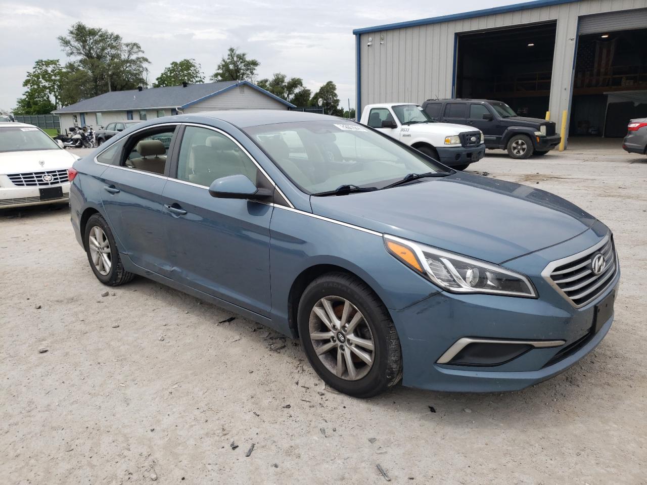 Photo 3 VIN: 5NPE24AF2HH569733 - HYUNDAI SONATA 