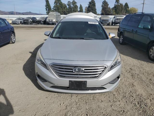 Photo 4 VIN: 5NPE24AF2HH577489 - HYUNDAI SONATA SE 