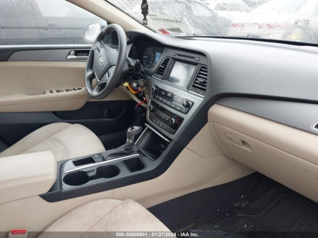 Photo 4 VIN: 5NPE24AF2HH579386 - HYUNDAI SONATA 