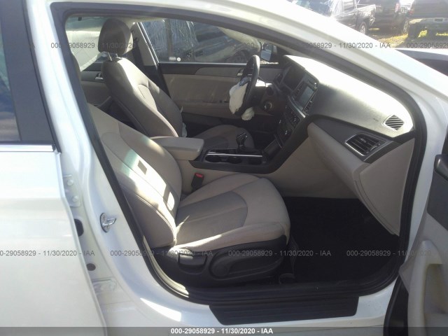 Photo 4 VIN: 5NPE24AF2HH582093 - HYUNDAI SONATA 