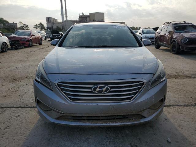 Photo 4 VIN: 5NPE24AF2HH589819 - HYUNDAI SONATA SE 