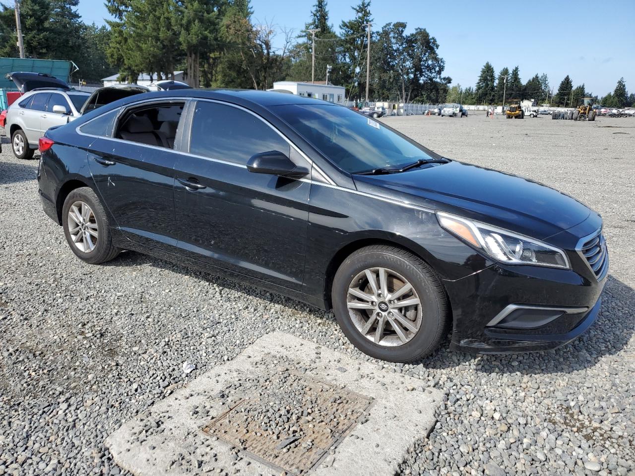 Photo 3 VIN: 5NPE24AF2HH590453 - HYUNDAI SONATA 