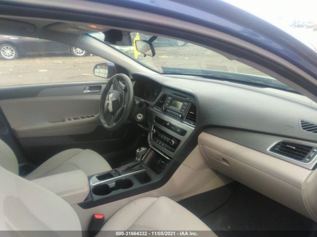 Photo 4 VIN: 5NPE24AF2HH590839 - HYUNDAI SONATA 