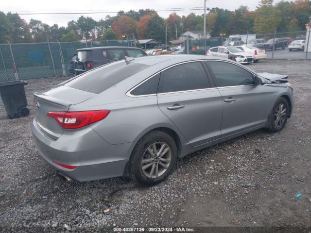 Photo 3 VIN: 5NPE24AF2HH593837 - HYUNDAI SONATA 