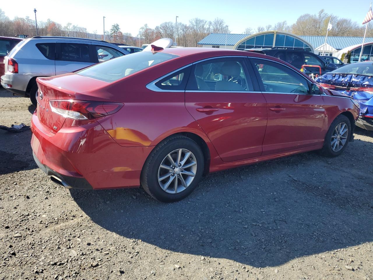 Photo 2 VIN: 5NPE24AF2JH605300 - HYUNDAI SONATA 