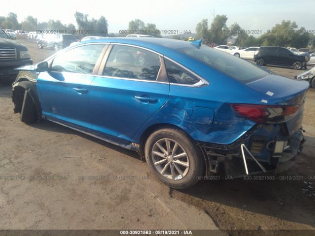 Photo 2 VIN: 5NPE24AF2JH607323 - HYUNDAI SONATA 