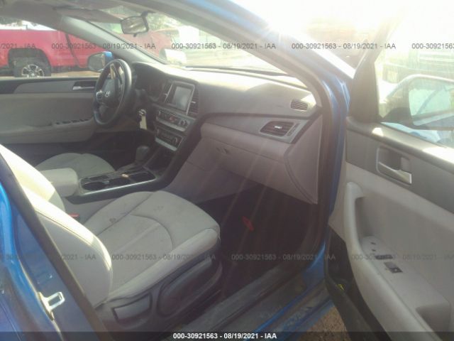 Photo 4 VIN: 5NPE24AF2JH607323 - HYUNDAI SONATA 