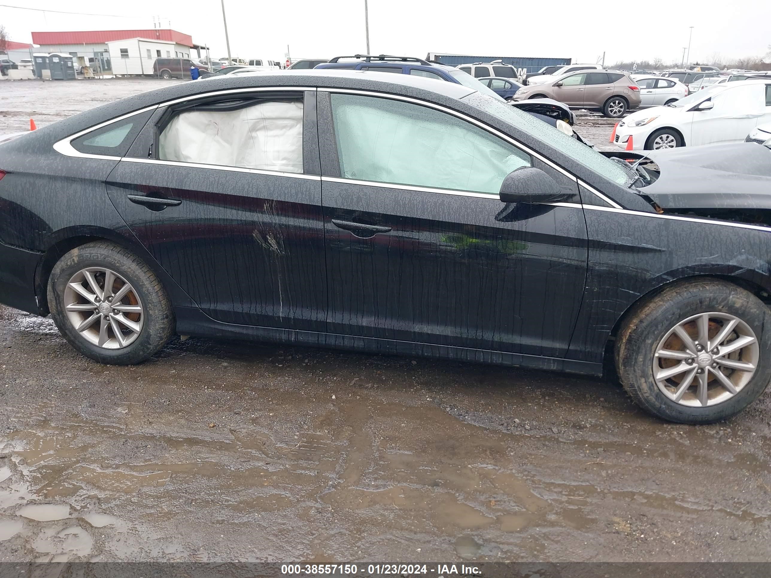 Photo 11 VIN: 5NPE24AF2JH610044 - HYUNDAI SONATA 