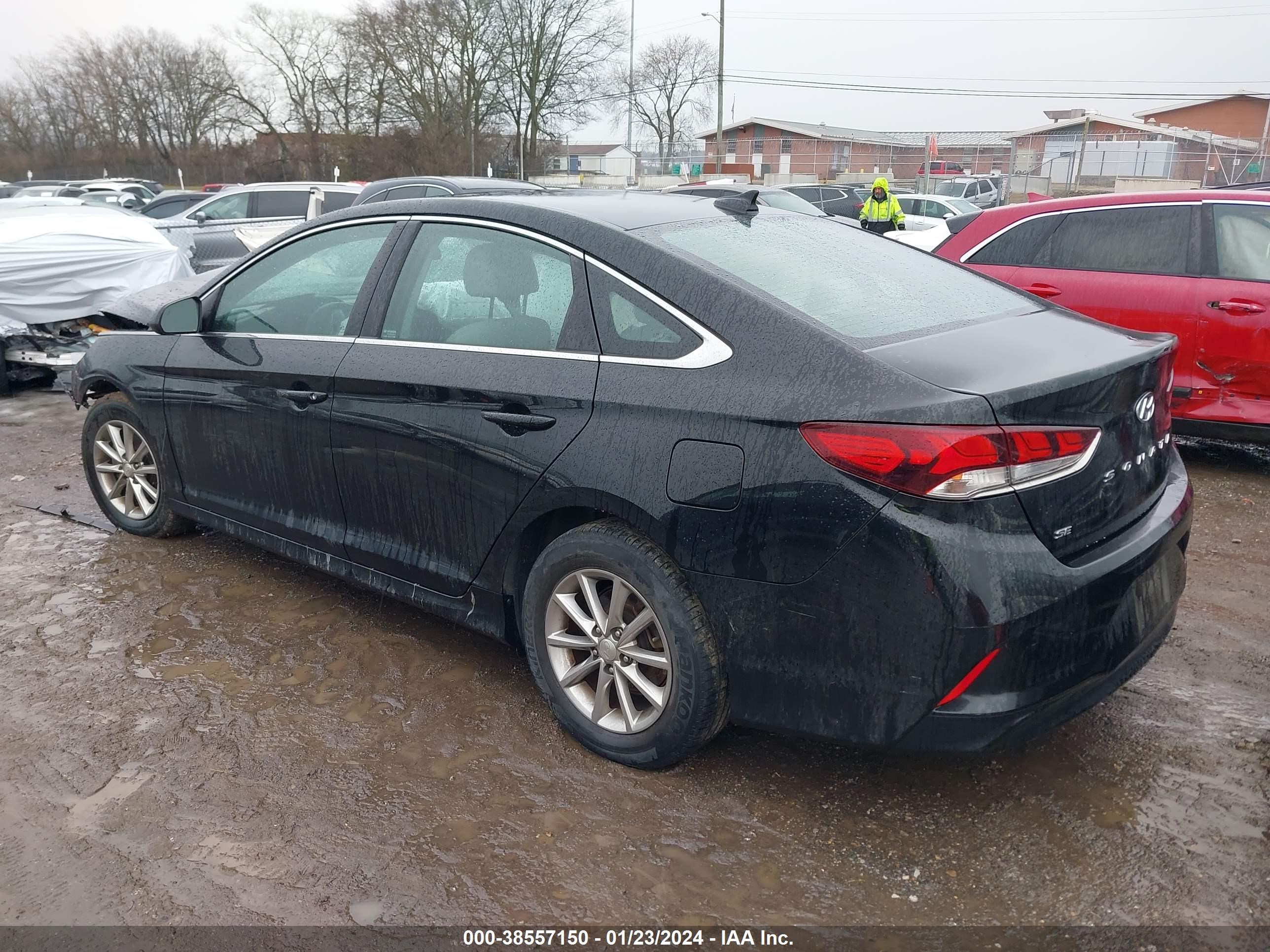 Photo 2 VIN: 5NPE24AF2JH610044 - HYUNDAI SONATA 