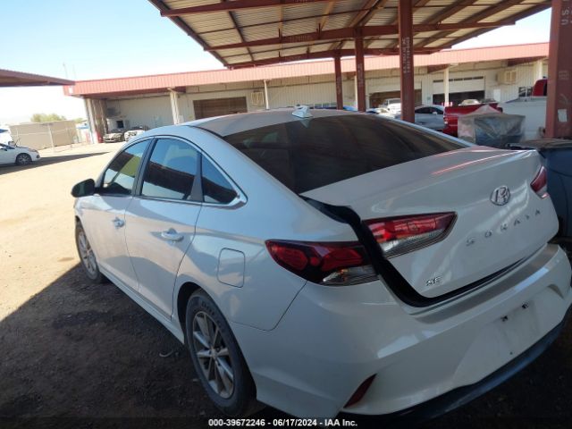 Photo 2 VIN: 5NPE24AF2JH617558 - HYUNDAI SONATA 