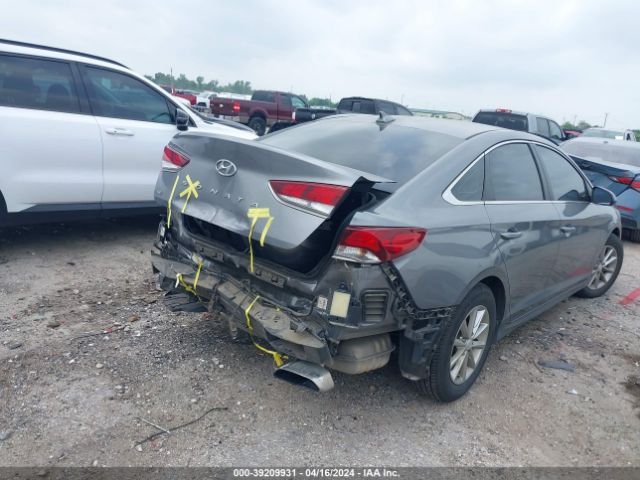 Photo 3 VIN: 5NPE24AF2JH620802 - HYUNDAI SONATA 