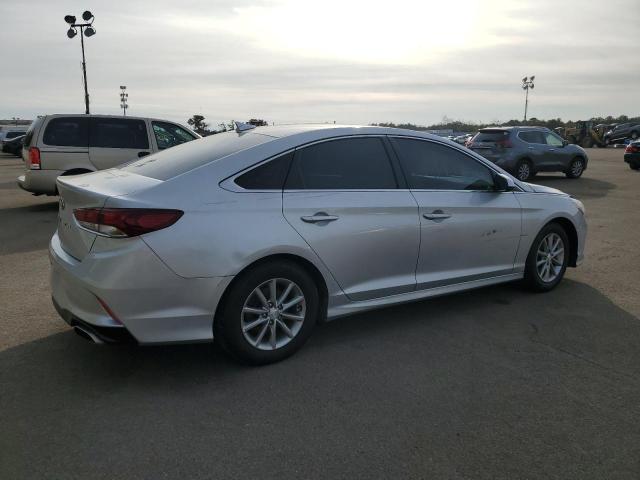 Photo 2 VIN: 5NPE24AF2JH651581 - HYUNDAI SONATA SE 