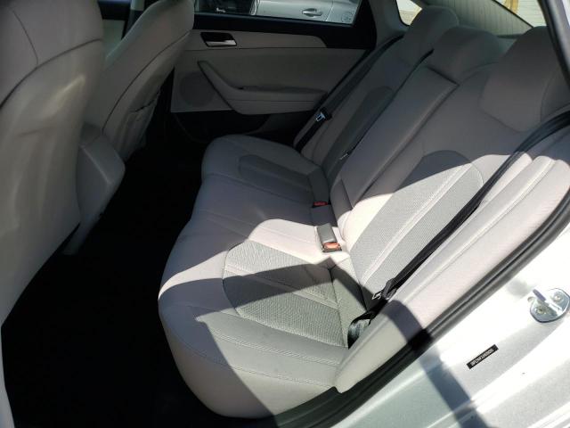 Photo 9 VIN: 5NPE24AF2JH699095 - HYUNDAI SONATA SE 