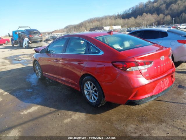 Photo 2 VIN: 5NPE24AF2JH700147 - HYUNDAI SONATA 