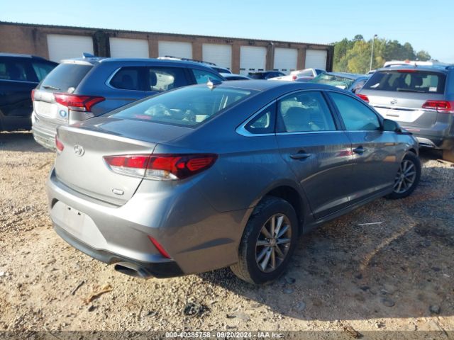 Photo 3 VIN: 5NPE24AF2JH703100 - HYUNDAI SONATA 