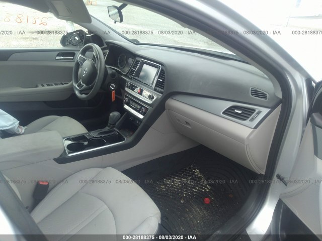 Photo 4 VIN: 5NPE24AF2JH725839 - HYUNDAI SONATA 