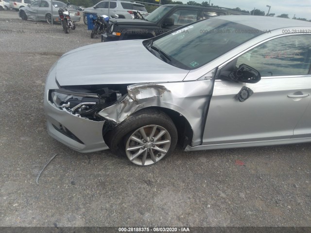 Photo 5 VIN: 5NPE24AF2JH725839 - HYUNDAI SONATA 