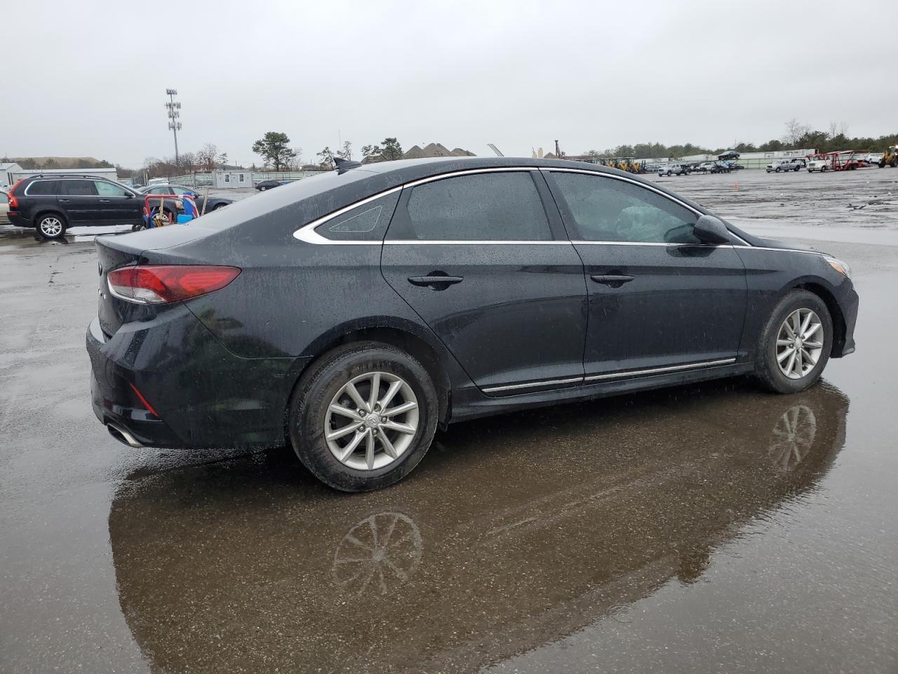 Photo 2 VIN: 5NPE24AF2KH729181 - HYUNDAI SONATA 