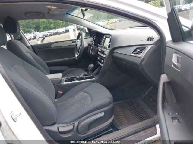 Photo 4 VIN: 5NPE24AF2KH737183 - HYUNDAI SONATA 