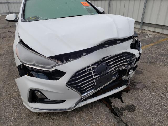 Photo 8 VIN: 5NPE24AF2KH738785 - HYUNDAI SONATA SE 