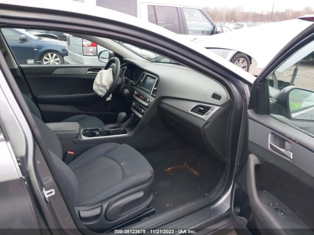 Photo 4 VIN: 5NPE24AF2KH745431 - HYUNDAI SONATA 