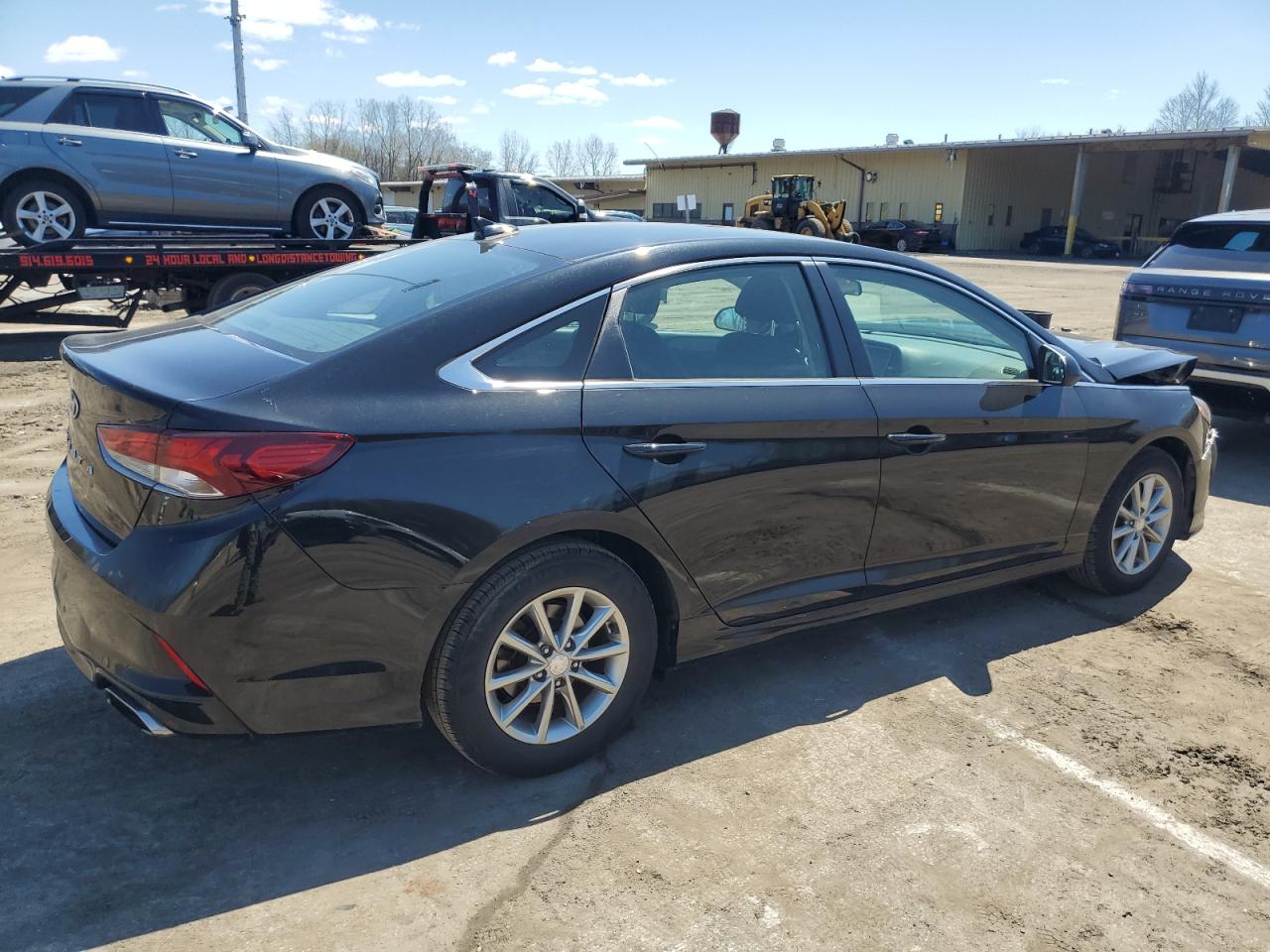 Photo 2 VIN: 5NPE24AF2KH771169 - HYUNDAI SONATA 