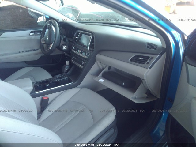 Photo 4 VIN: 5NPE24AF2KH771754 - HYUNDAI SONATA 