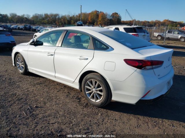 Photo 2 VIN: 5NPE24AF2KH777697 - HYUNDAI SONATA 