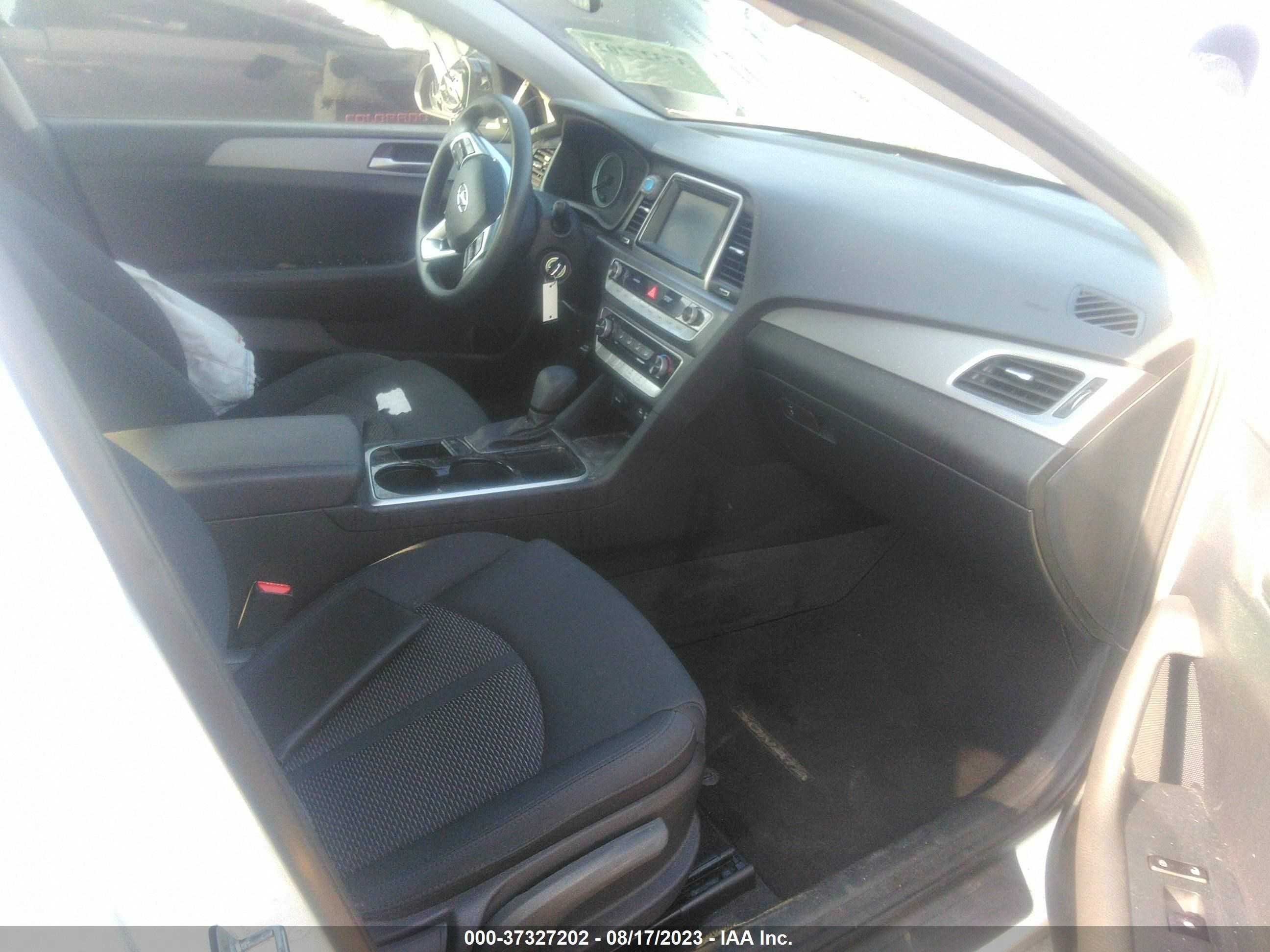 Photo 4 VIN: 5NPE24AF2KH787355 - HYUNDAI SONATA 