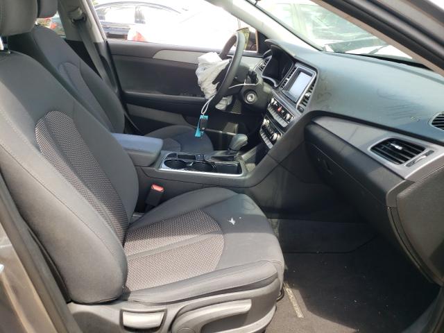 Photo 4 VIN: 5NPE24AF2KH787677 - HYUNDAI SONATA SE 